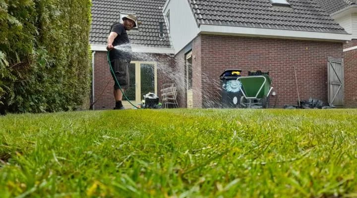 Gazon onderhoud met professioneel materieel
