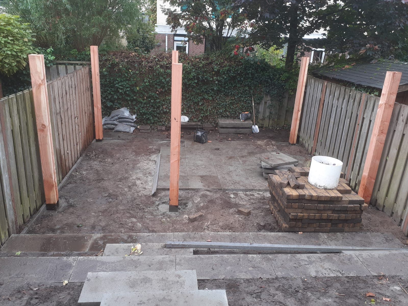 Fundament van een tuinoverkapping
