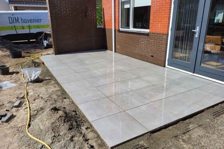 Terrastegels in aanbouw