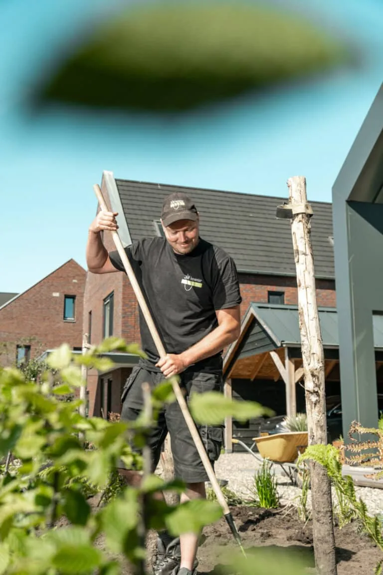 Onkruid en bestrating netjes achterlaten