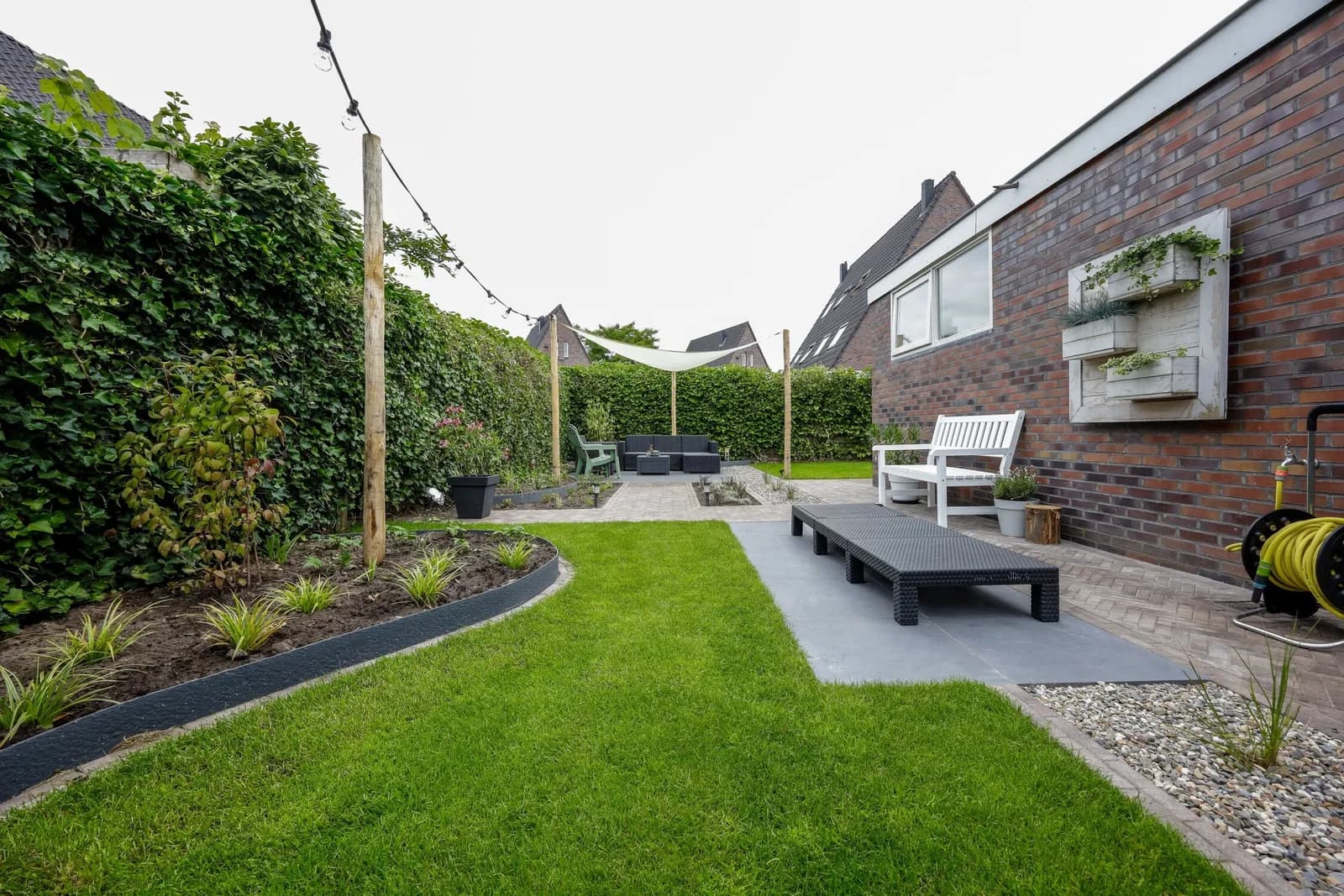 Sfeervolle tuinaanleg in Peize, beeld 4