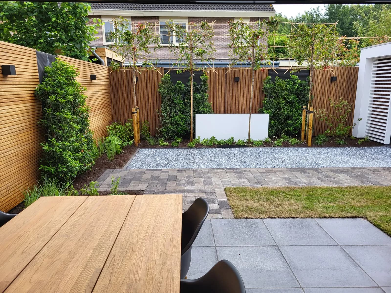 Rustgevende, luxueuze achtertuin in Eelde, beeld 1