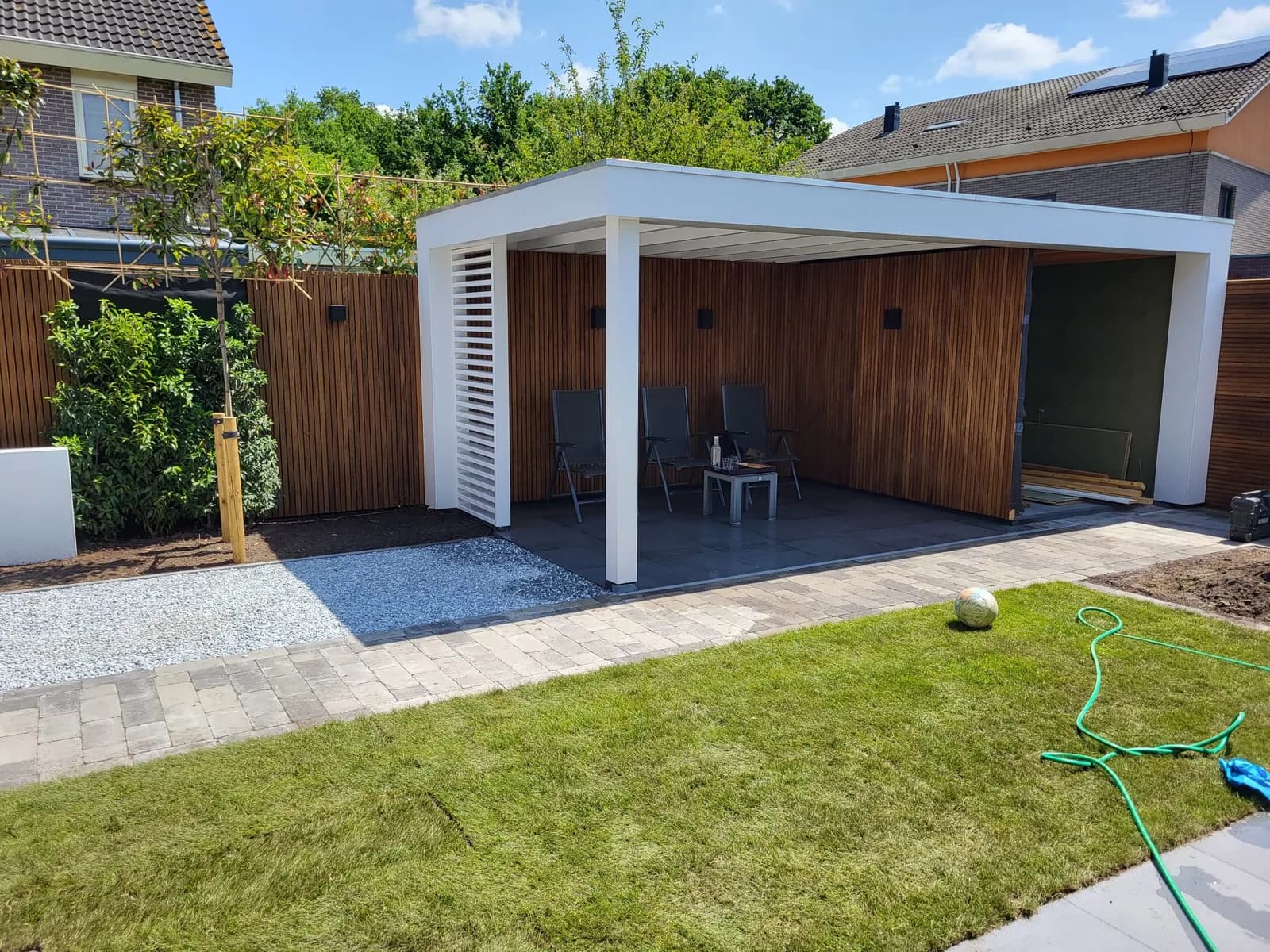Rustgevende, luxueuze achtertuin in Eelde, beeld 6